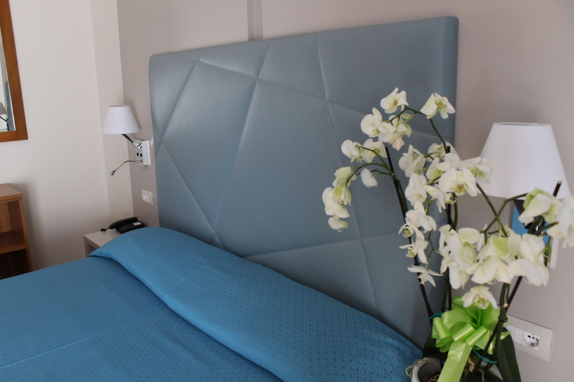 Hotel Residence Holiday Сирмионе Екстериор снимка