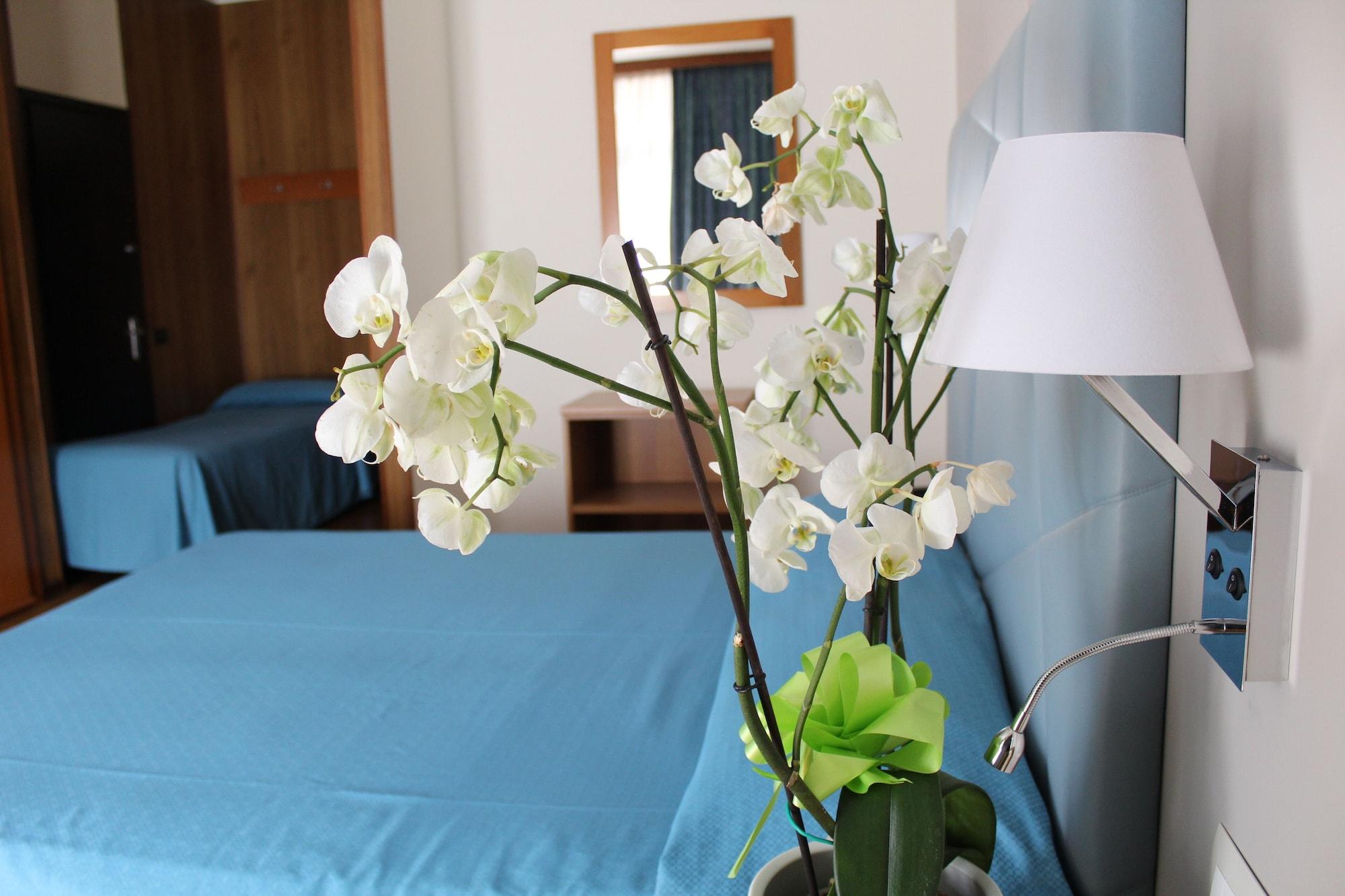 Hotel Residence Holiday Сирмионе Екстериор снимка